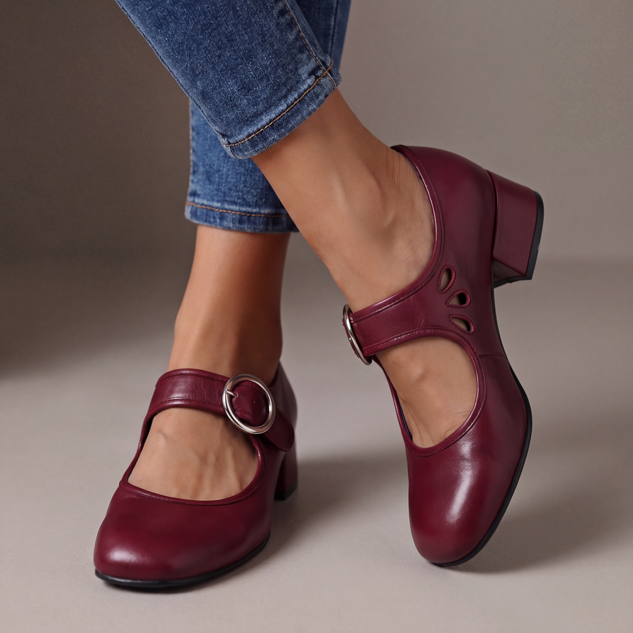 Tacones Josefina en rojo, vista frontal