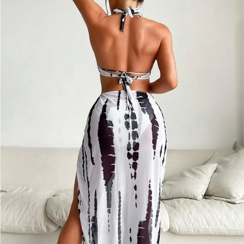 Traje de baño y vestido de playa